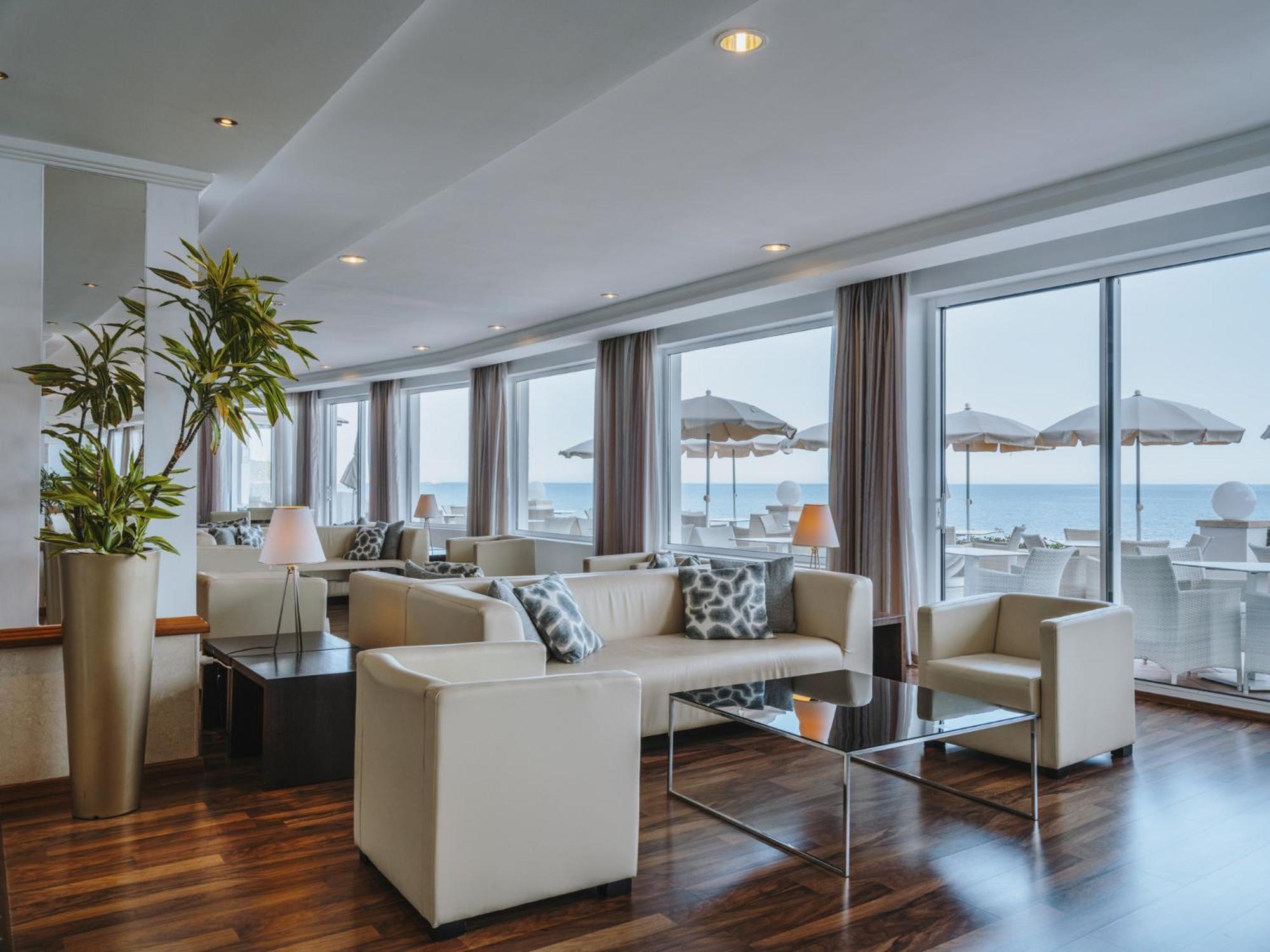 Grupotel Aguait Resort & Spa - Adults Only كالا راتخاذا المظهر الخارجي الصورة